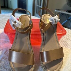 Cushionaire wedge sandal